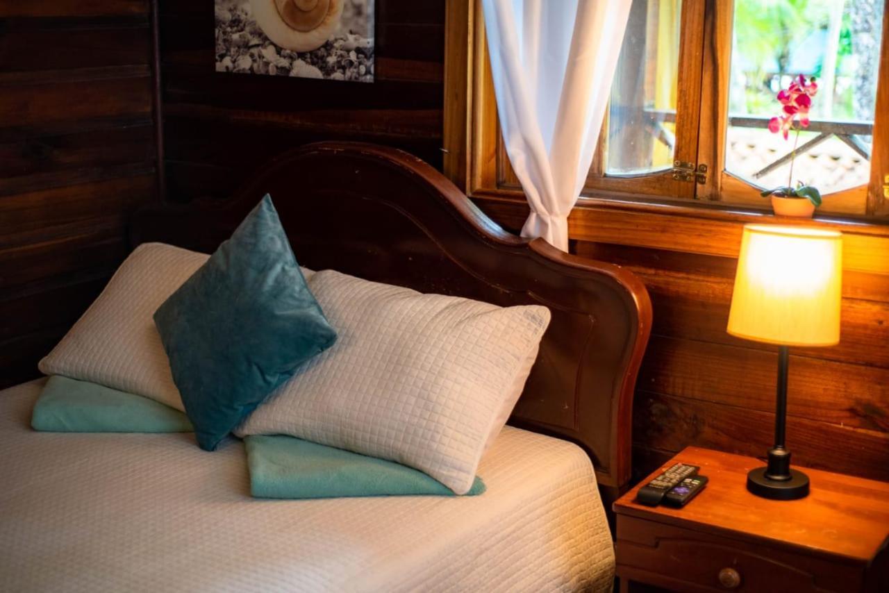 Hotel Tierra Verde Bed And Breakfast Bocas Town Bagian luar foto